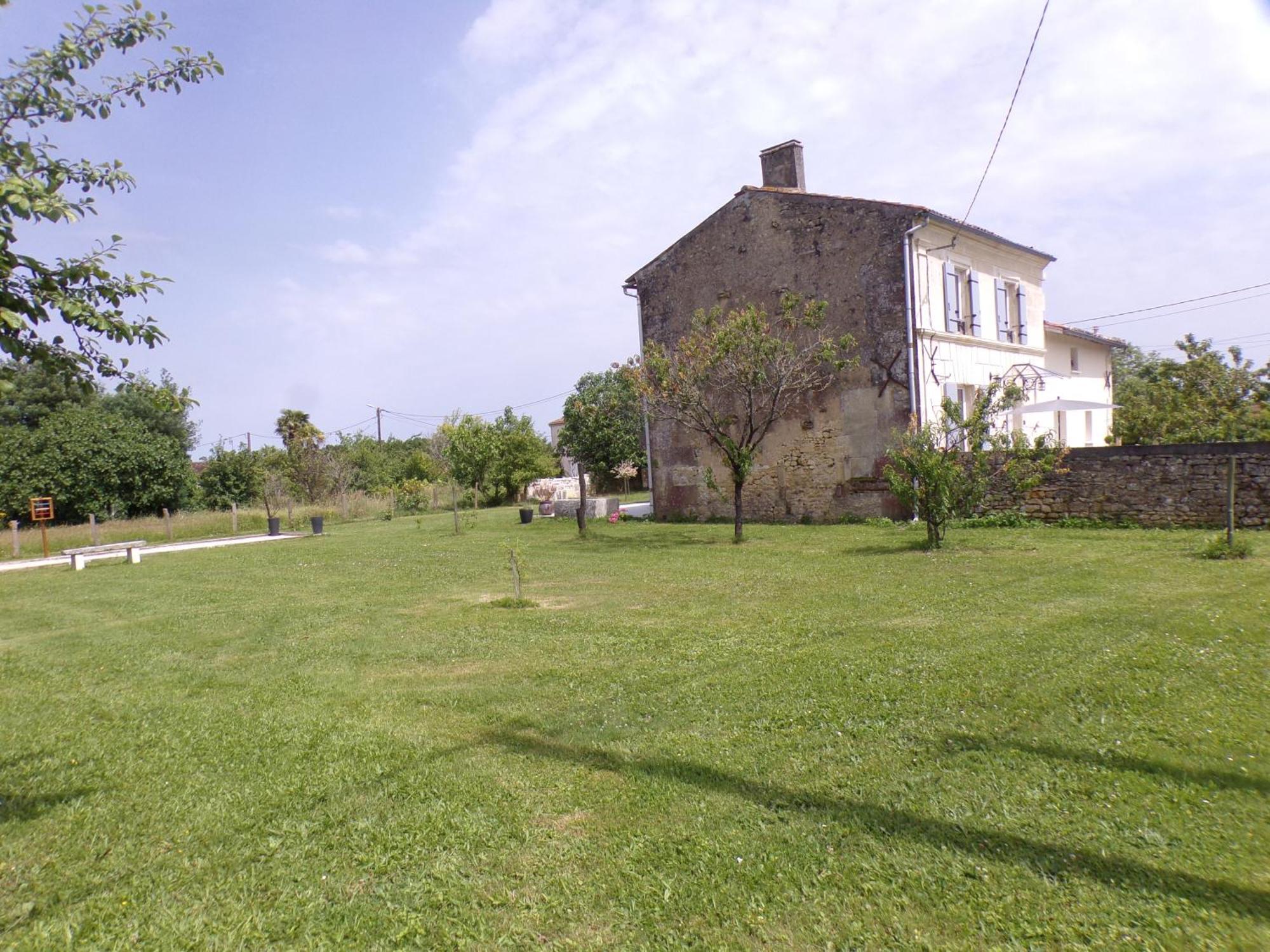 Le Gite Du Verger Saint-Bris-des-Bois Exteriör bild